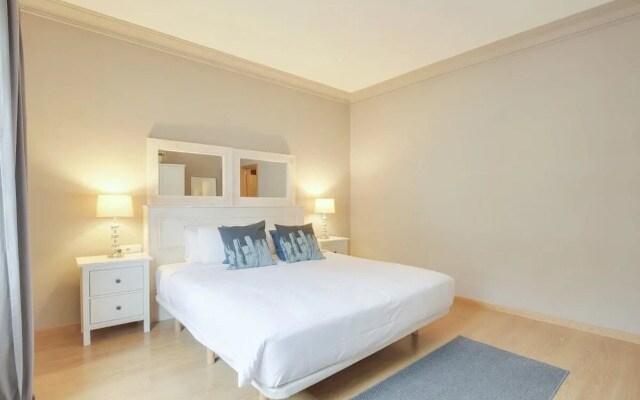 Spacious 4bed in Central Barcelona, 8mins to Metro