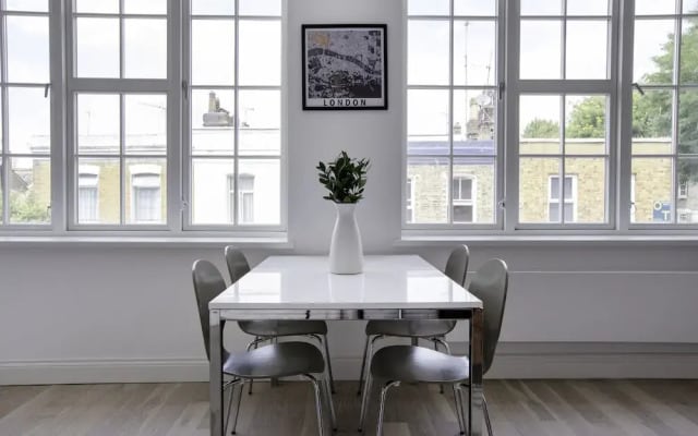 Sonder - Anglers Lane