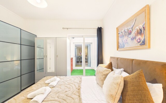 Brent Cross Garden Retreat 2 Bed Parking