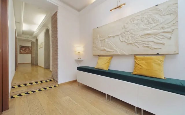 Romulus Rooms