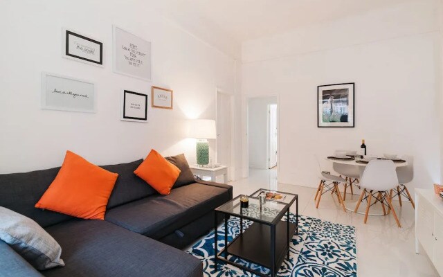 Bright Hazlitt Road Apartment