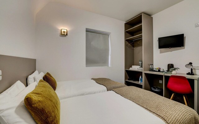 Belvilla Ilford Station Hotel, 4 min from Elizabeth line