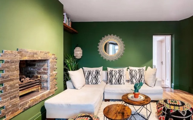 Chiswick Gem: Stylish 1-bed Flat for Modern Living
