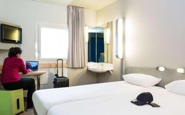 Отель ibis budget Paris Porte de Montmartre