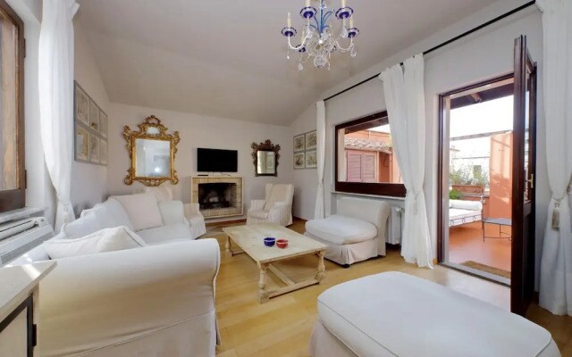 Treasurerome Spanish Steps Penthouse 4BR