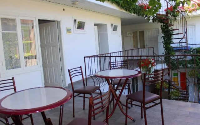 Guest house on Samburova 210b
