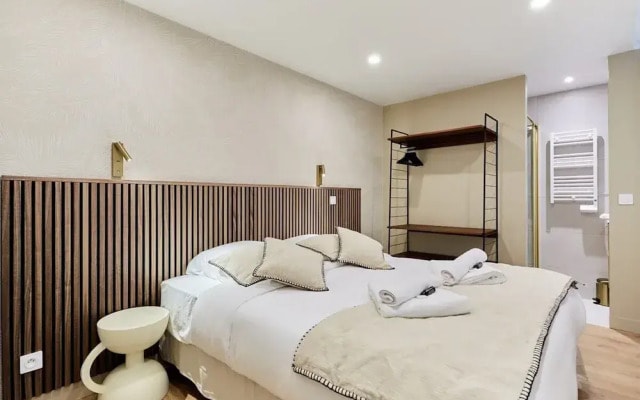 Superb Apartment Center of Paris