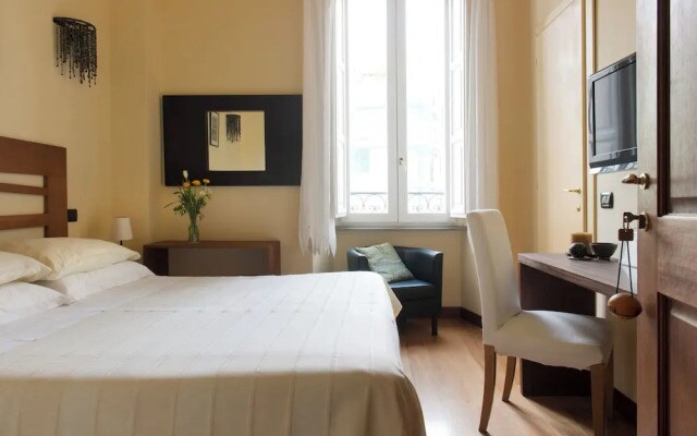 Palm Gallery Hotel