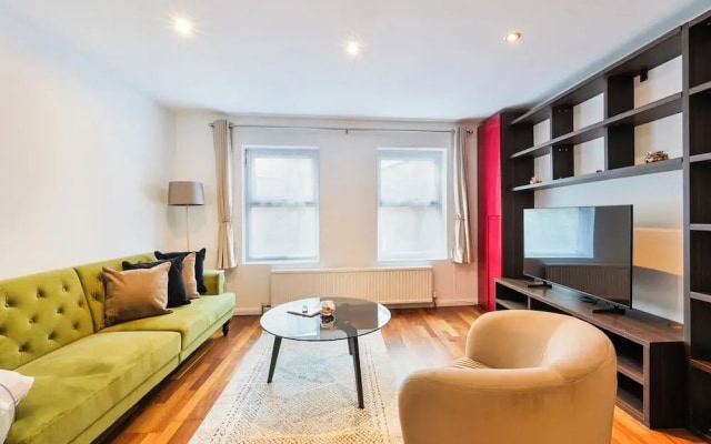 Avari Apartments - Hatton Collection