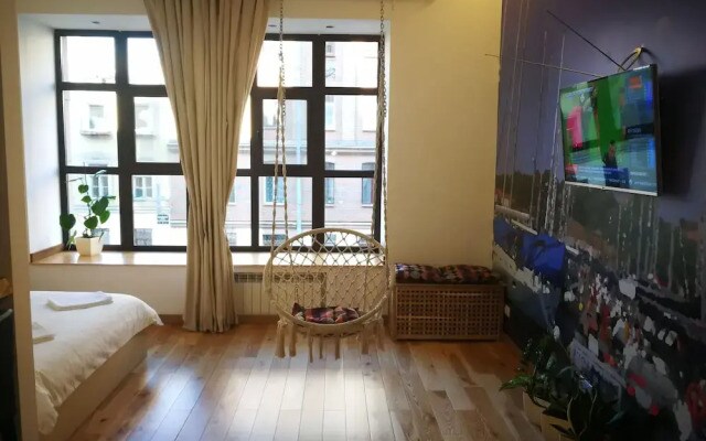V&M Sleepbox Hostel