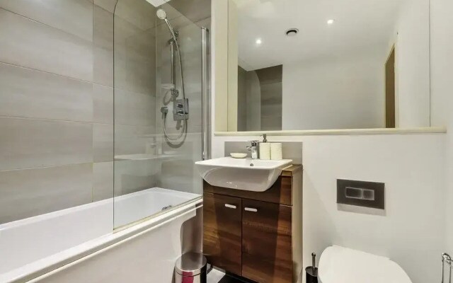 Contemporary Apartment - Liverpool