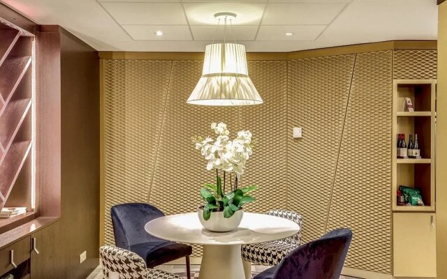 Mercure Paris Arc de Triomphe Etoile