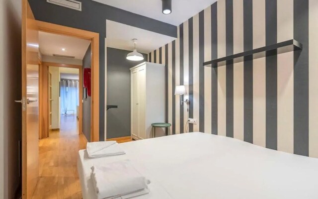 Modern and bright apartment in Eixample 3-2