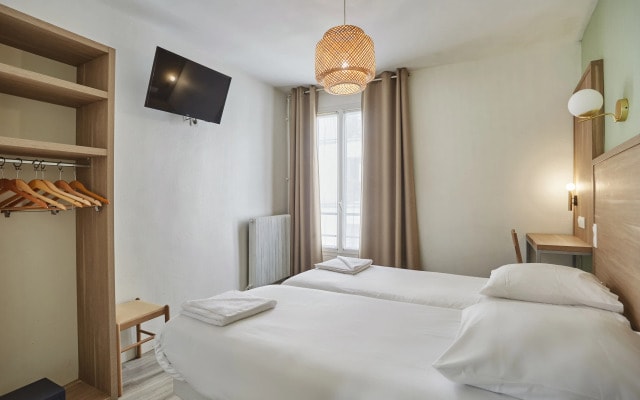 Merryl Hotel