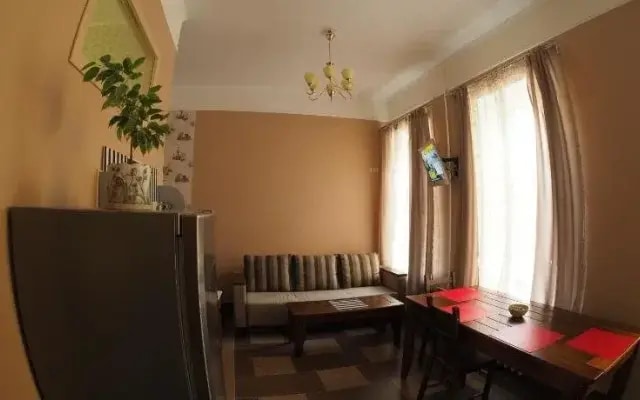 Штраус Хаус