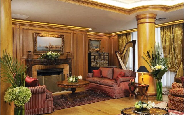 Hotel de Vigny