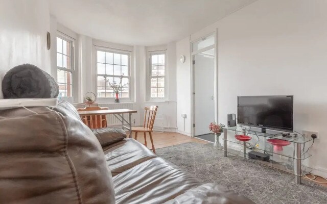 Stylish 1 Bedroom Flat In South Kensington