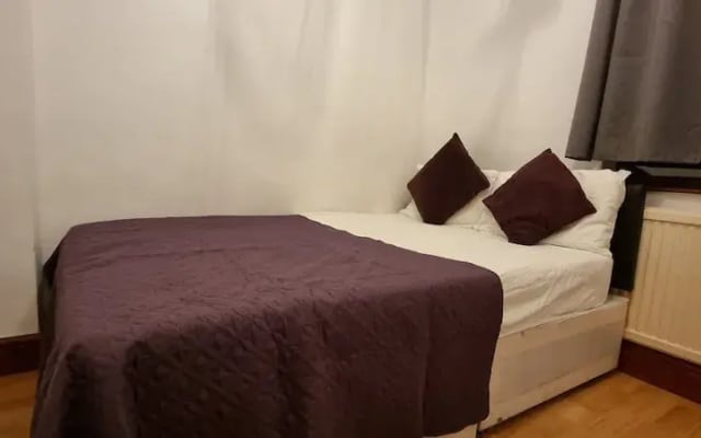 4 Bed Flat - Sleeps 12 - Pets - Wifi