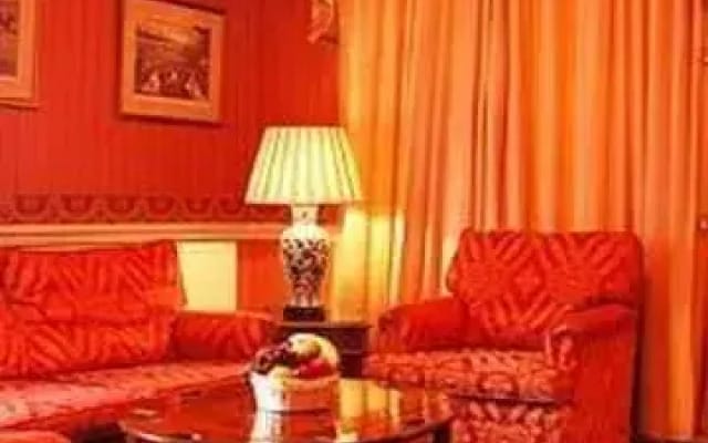 George Hotel