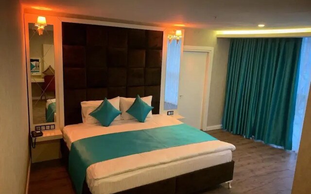 Royal Airport Hotel
