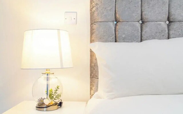 Sheffield City Apartment Retreat