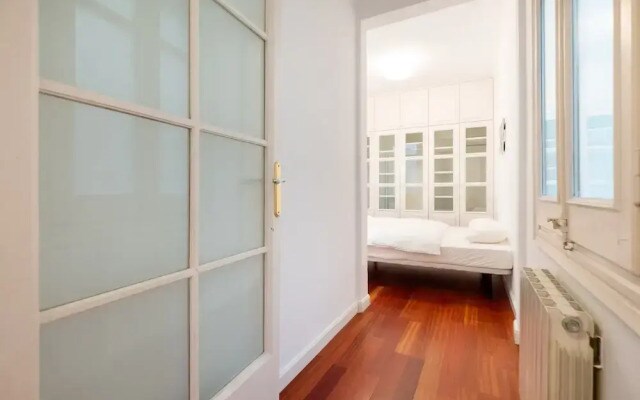 Stunning 4BR Apart in Sagrada Familia