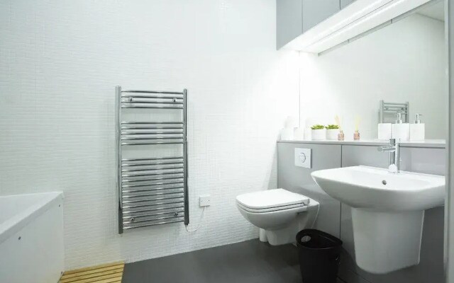 Stylish modern home in Manchester city centre with parking