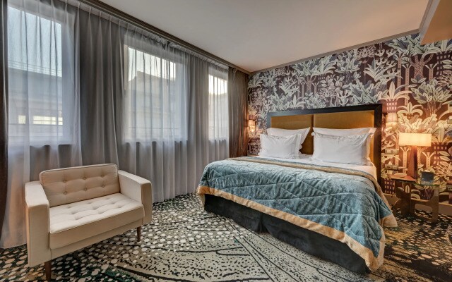 The One Alma Paris
