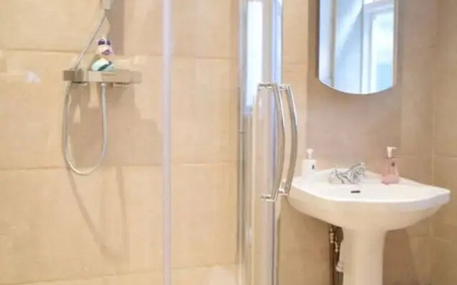 1 Bedroom Islington Flat With A Garden