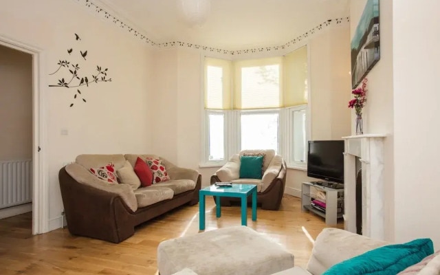 Spacious 4 Bedroom House in South Lambeth