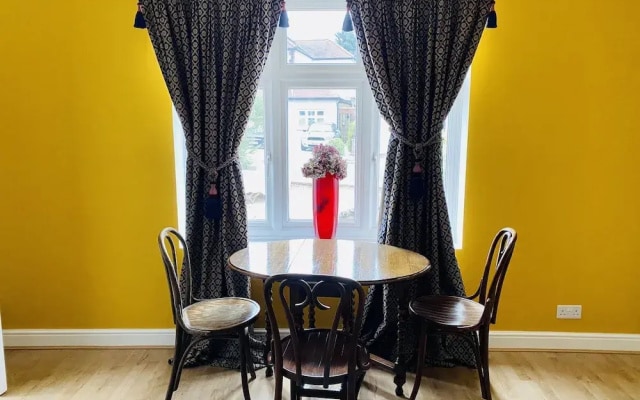 Immaculate Studio Apartment in North London