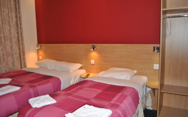 Carlton Hotel
