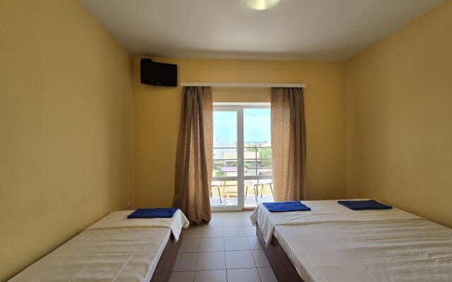 Pirat Hotel (Пират)