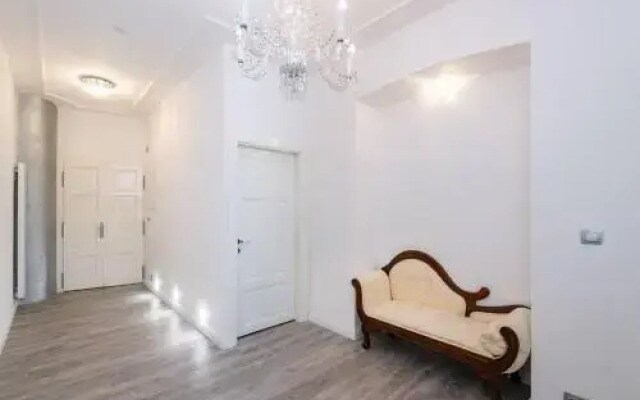 Wenceslas Square / Main Station - New Studio*****