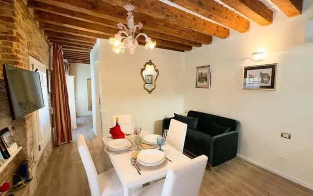 Graceful Venice Barnaba Suite by Ca-sa Check
