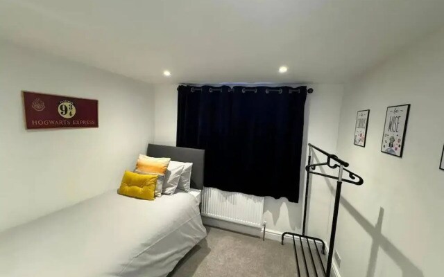 Modern 5-bed House in London Close Excel - Big Ben