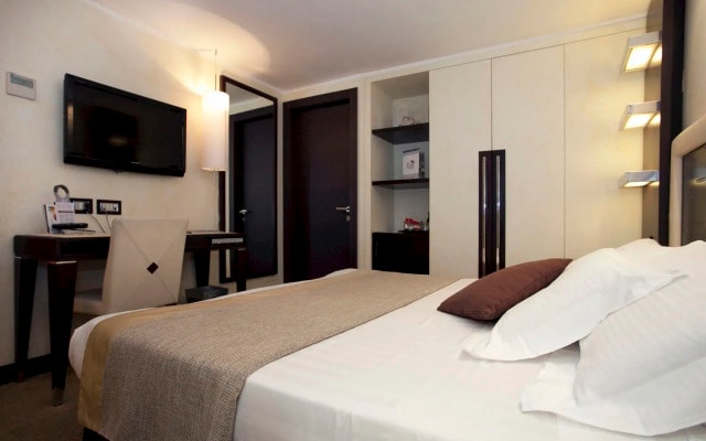 Les Fleurs Luxury House