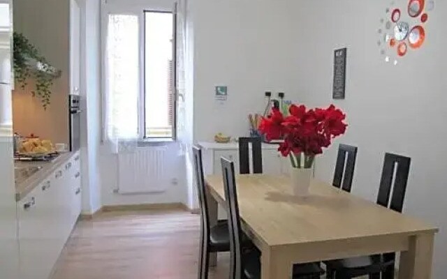 Falco Holiday House