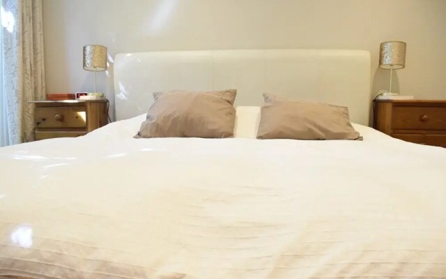 Modern 2 Bedroom Home in Chelsea