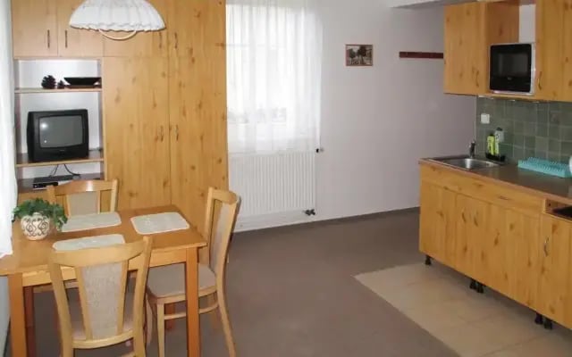 Apartman 300