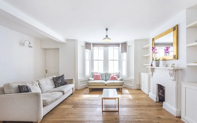 Westbourne Road · Lovely 2 Bed Apartment Near Paradise Park