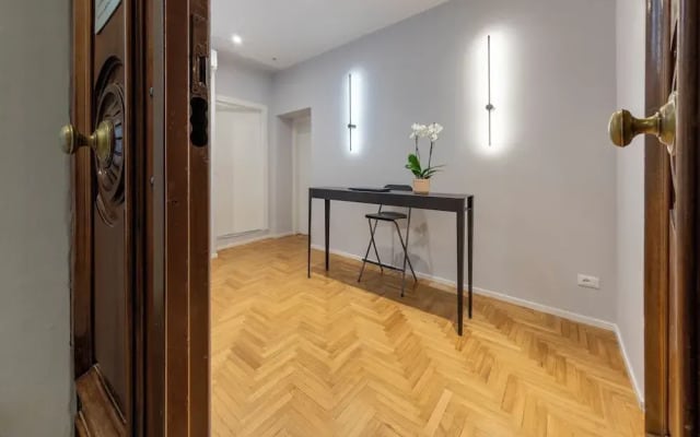 Carrara24