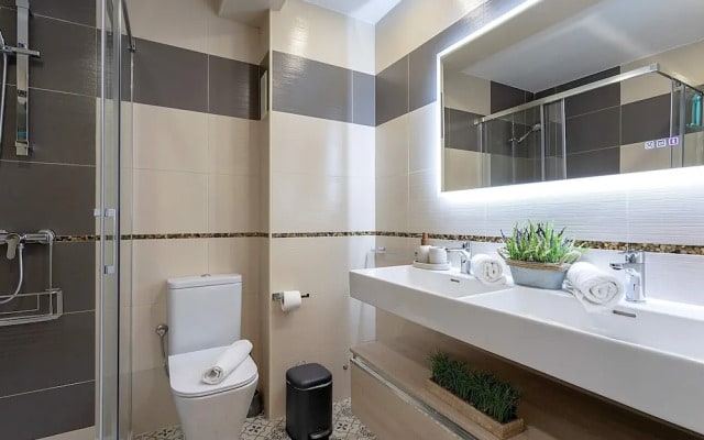 Luxury Apartment in M Laga Victoria