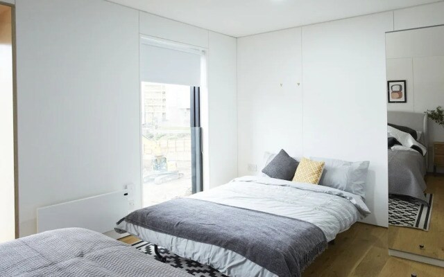 Stylish modern home in Manchester city centre with parking