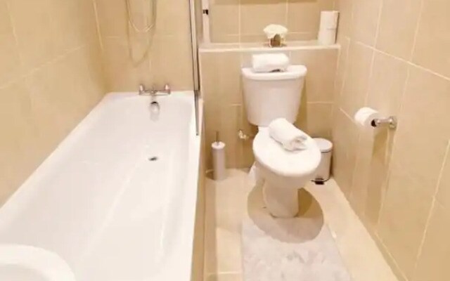 London Chelsea, Big 2 People Studio Apartment