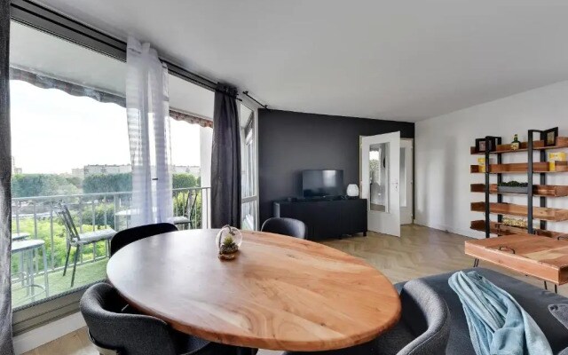 Chic apart with parking and balcony