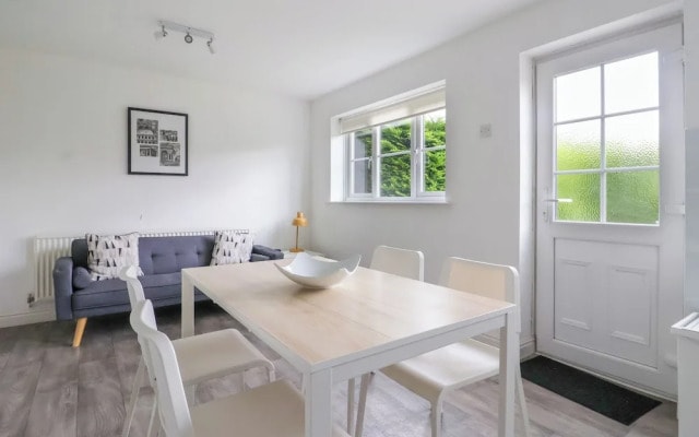 4 Castle Mews