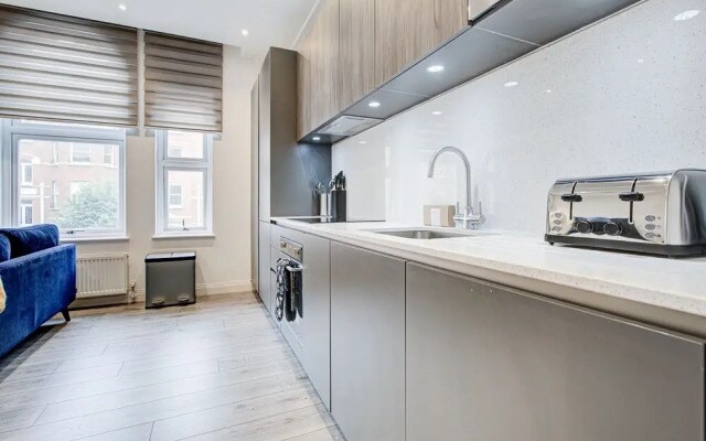 Premium 1 Bed Serviced Apartment in Greater London