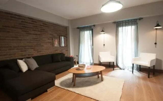 La Casa Pera Suites