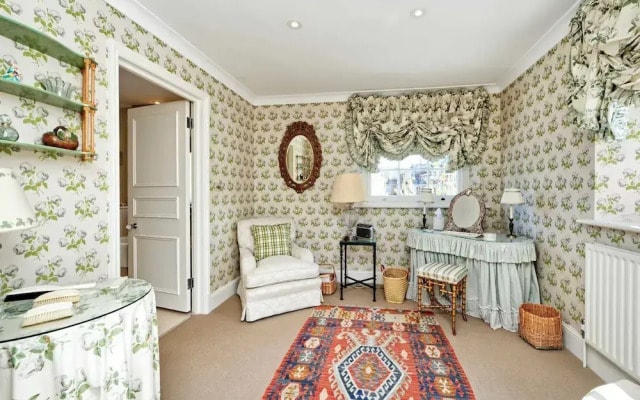 Beautiful & Spacious, 2 Bed in South Kensington